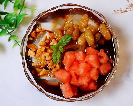Jelly with Brown Sugar Sauce 红糖冰粉